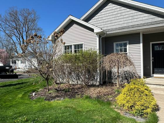 Front of a maintained home in Clarence, NY